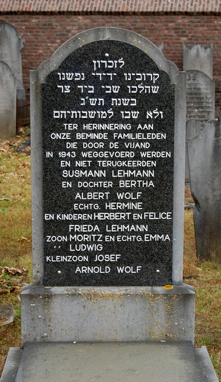 Herdenkingsmonument Lehmann-Wolf Herdenkingssteen Oude Kerkhof