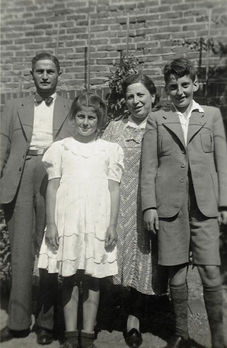 Albert Wolf met gezin Albert Wolf, Hermine Wolf-Goudsmit, Herbert, Felicitas