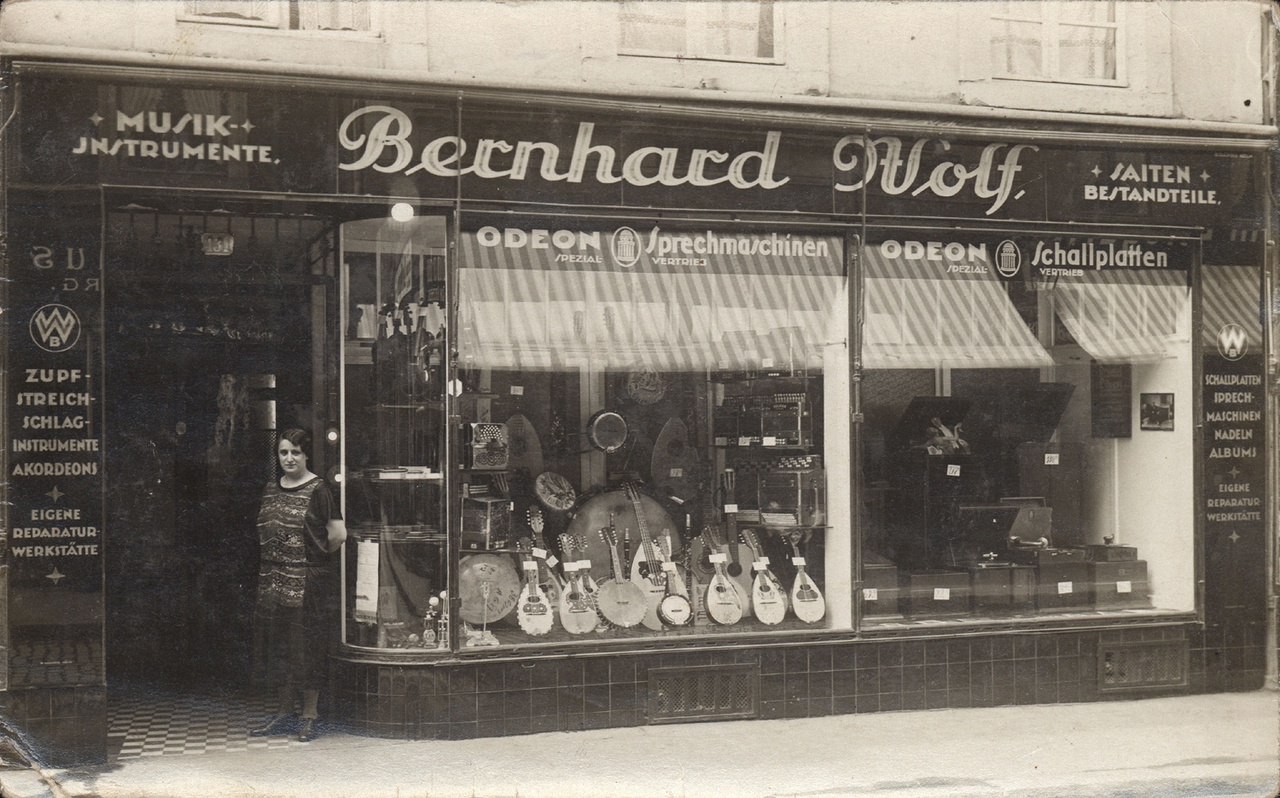 Winkel in muziekinstrumenten en geluidsapparatuur Bernhard Wolf