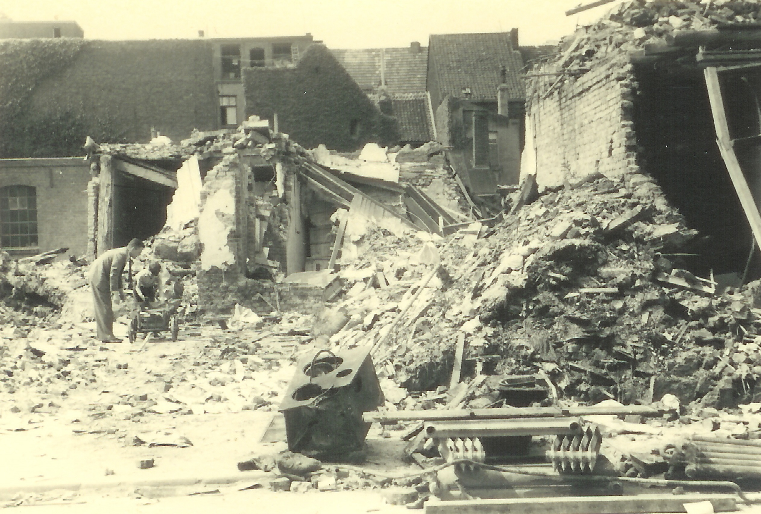 Artikel 11 Vernielde pand de Bock, Veldstraat (Hans Leenarts).jpg