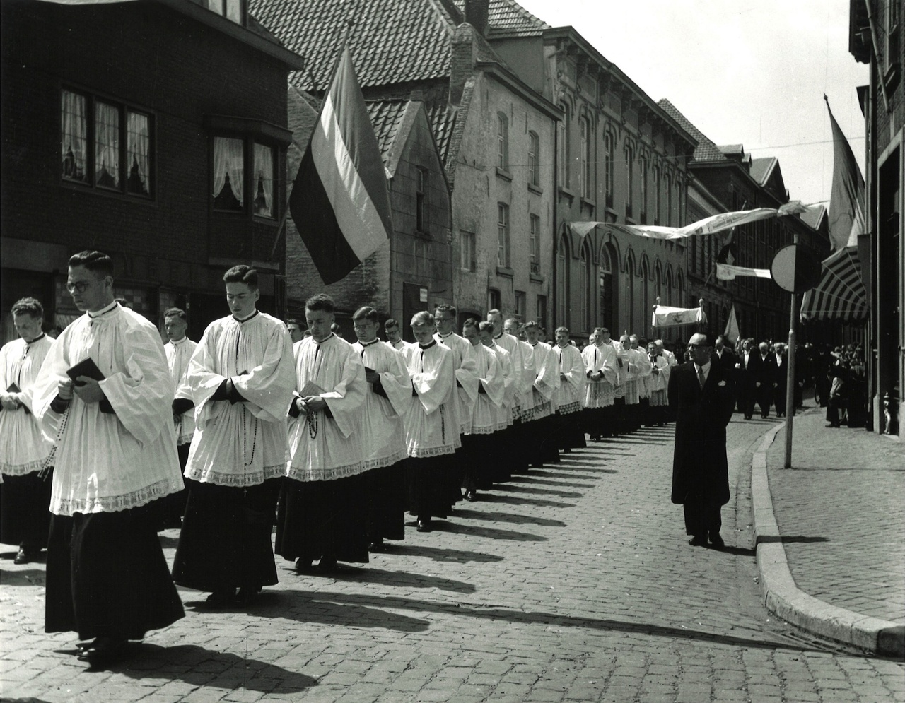 4.3 archiefroermond-processie-1.jpg