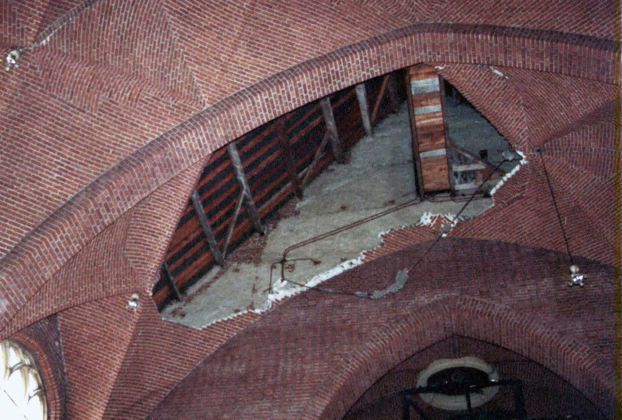 archiefroermond-aardbeving-laurentiuskerk.jpg