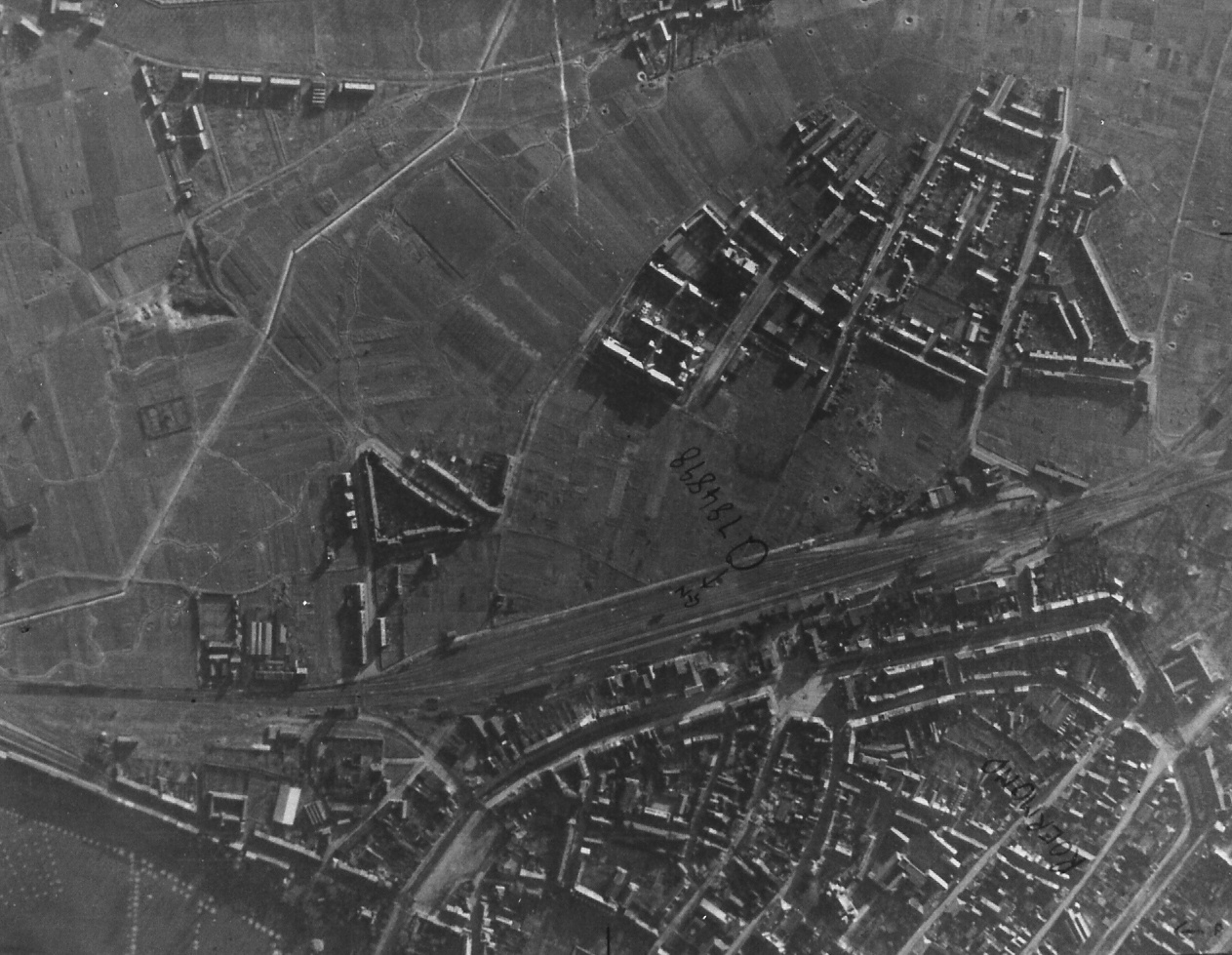 Art 07 Luchtfoto station.jpg