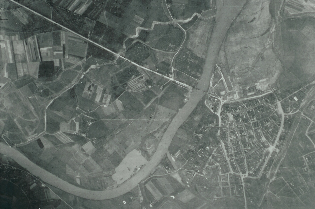 Art 12 Brückenkopf Hatenboer.jpg