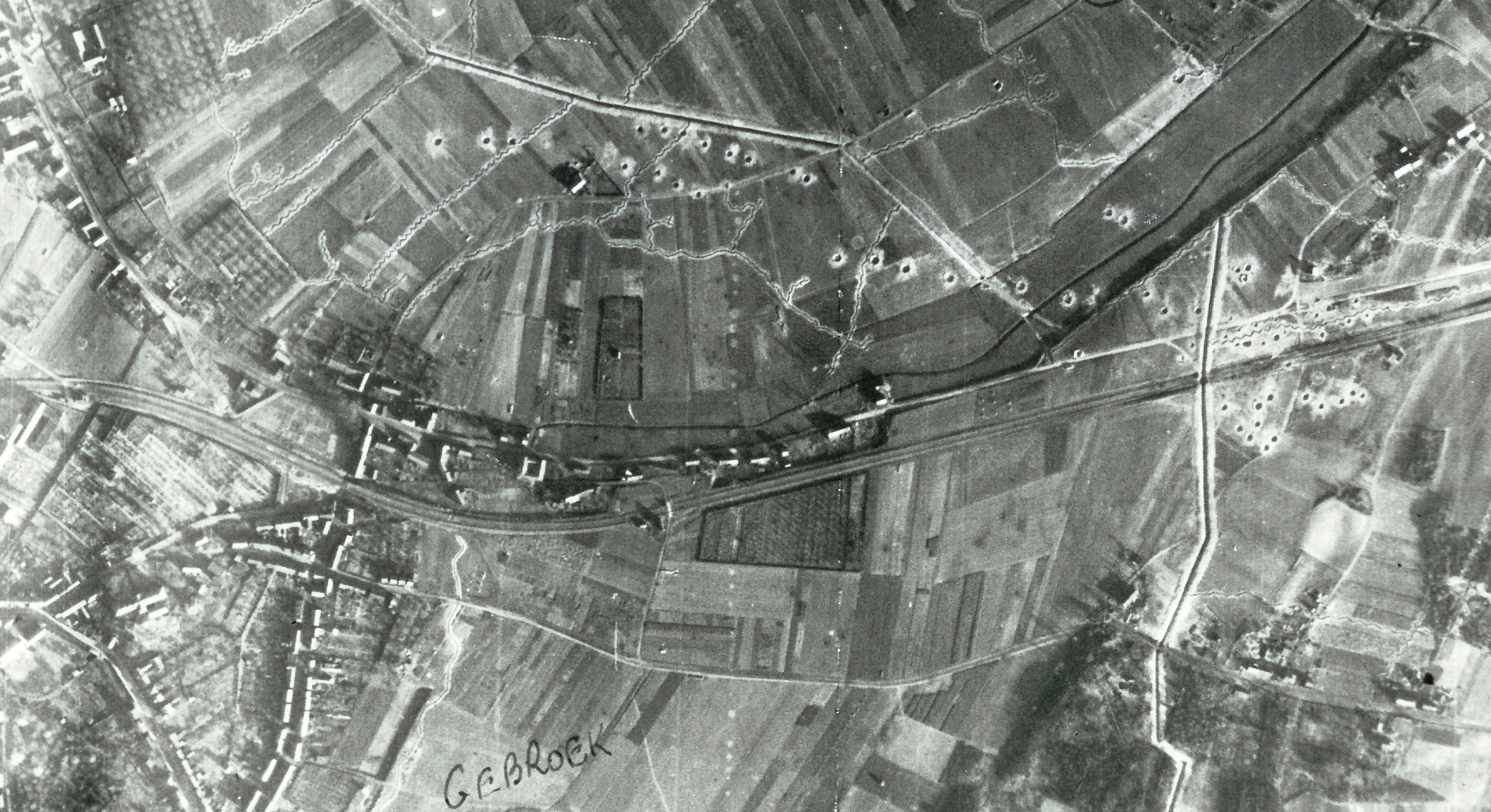 Art 01 Luchtfoto trein.jpg